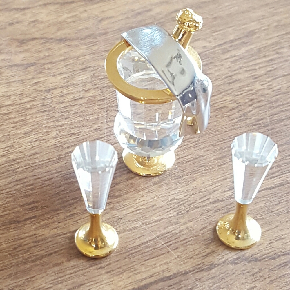 SWAROVSKI CHAMPAGNE BOTTLE ICE BUCKET & FLUTES - Picture 5 of 8